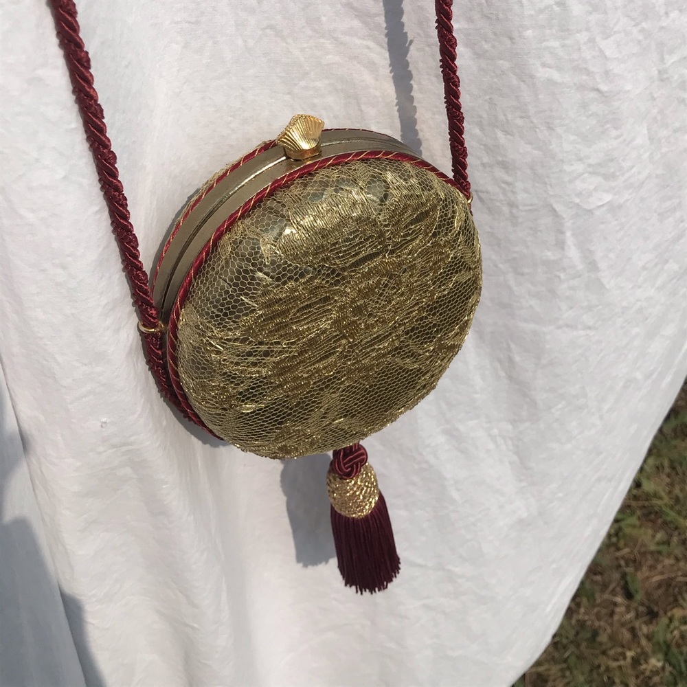 Vintage Bottega Veneta Gold Clam Crossbody - Picture 4 of 6